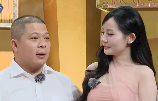 Vừa gặp cô gái kém 12 tuổi, giám đốc ở Hà Nội bị ‘hớp hồn’, quyết lấy làm vợ