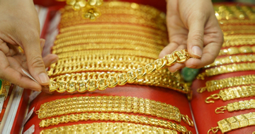 Giá vàng thế giới 'sập mạnh' về  4.490 USD/ounce, thị trường hoảng loạn