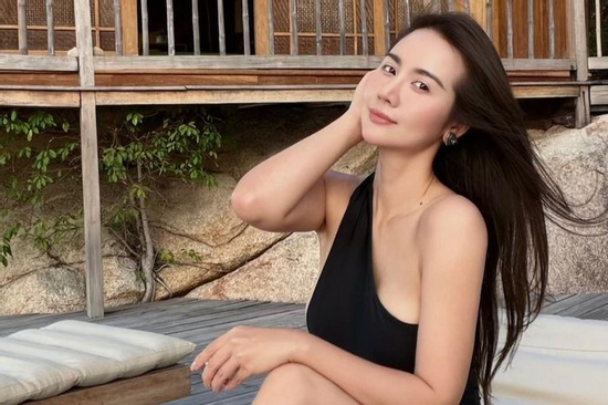 Chưa vào hè, Huyền Lizzie đã diện áo tắm khoe body cực cháy