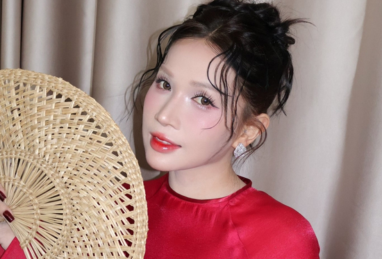 Nhan sắc gợi cảm của nữ chính phim kinh dị 'Quỷ nhập tràng 2'