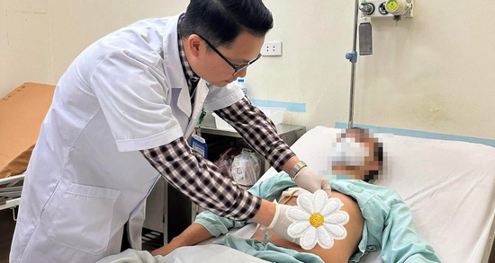 Sỏi xếp thành chuỗi hiếm gặp trong đường mật người đàn ông 46 tuổi