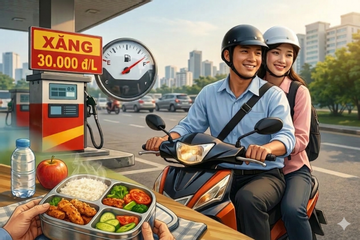 Xăng đắt, tôi đi chung xe với đồng nghiệp, mang cơm tự nấu để tiết kiệm