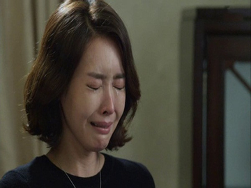 5 năm vô tâm chưa một lần ngó ngàng tủ đồ của vợ, đến khi cầm món đồ ấy trên tay, tôi khuỵu ngã trong nước mắt