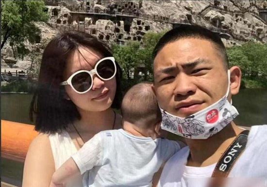 Chồng trốn trong cốp xe bắt quả tang ngoại tình, lại bị vợ bỏ rơi không thương tiếc