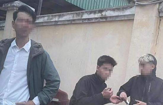 Công an thông tin vụ phụ huynh xô xát nam thanh niên gần trường học