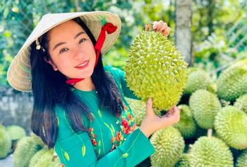 Mẹ đơn thân là nghệ sĩ hài nổi danh một thời, hiện kinh doanh nông sản và bí quyết giữ hạnh phúc tuổi 50