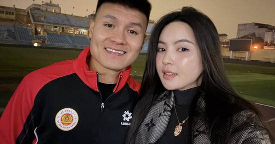 Bà xã Quang Hải khoe vòng cổ kim cương giá trị tiền tỷ