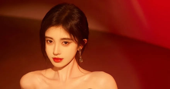 Diễn viên Cúc Tịnh Y bị đòi bồi thường hơn 1.000 tỷ đồng