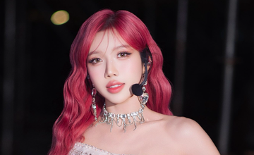 Gia thế và học vấn của nữ ca sĩ Việt sang Trung Quốc thi 'Đạp gió'