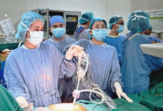 Đau bụng âm ỉ kèm vàng da nhẹ, đi khám phát hiện 2 bệnh ung thư cùng lúc