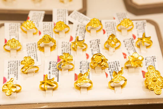 Giá vàng tăng dữ dội