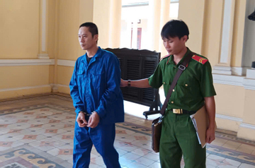 Bé gái 8 tuổi bị người tình của mẹ liên tiếp xâm hại tình dục