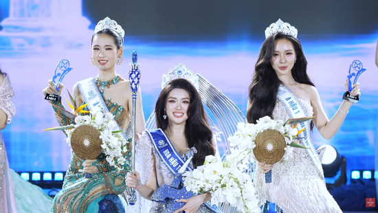 Phan Phương Oanh đến từ Hà Nội đăng quang Miss World Vietnam 2025