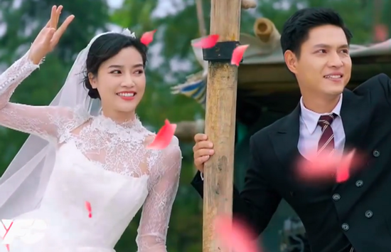 Cặp đôi đang hot nhất phim giờ vàng VTV chụp ảnh cưới, khán giả cười ngất