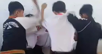 Nam sinh lớp 8 bị nhóm bạn đánh hội đồng, phải nhập viện theo dõi