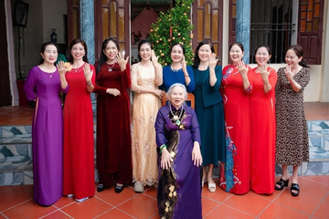 Sinh nhật tuổi 90, cụ bà ở Ninh Bình cầm hộp vàng tặng 5 con dâu, 4 con gái