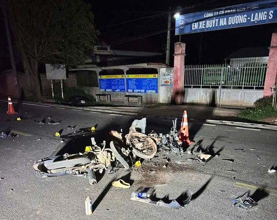 Tai nạn kinh hoàng giữa 2 xe máy, 4 người tử vong