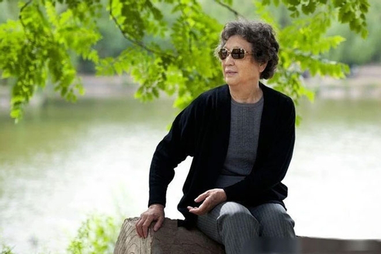 5 tháng sống cùng con, cụ bà nhận ra một sự thật phũ phàng về tuổi già