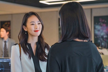 7 cô người yêu cũ của chồng gửi chung một món quà cưới, tôi vừa mở ra đã đứng hình