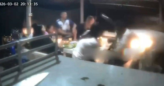 Ghen tuông, chồng 62 tuổi lái xe ô tô đâm trúng vợ và người tình