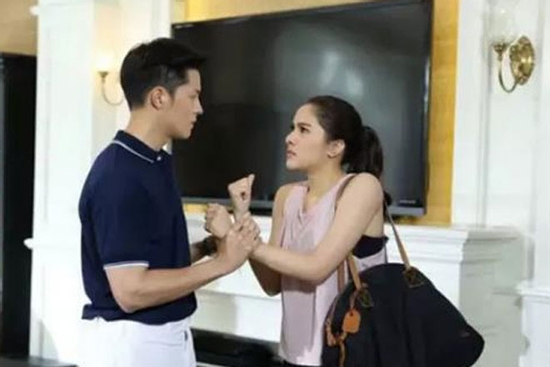 Chồng cũ bỏ rơi 2 con tự kỷ, 1 năm sau quay về đề nghị chuyện động trời khiến vợ cũ đau hận tột cùng