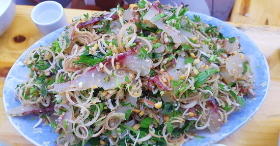 Mê gỏi cá, người đàn ông trẻ mắc nhiều loại sán