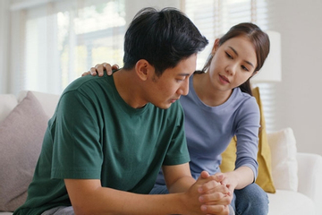 Lấy chồng hơn nhiều tuổi, tôi hồn siêu phách lạc khi phát hiện bí mật rùng mình giấu dưới mái tóc của anh lúc nửa đêm