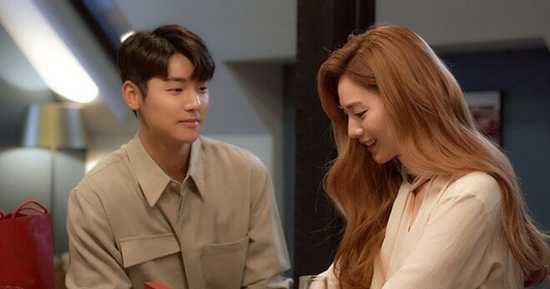 Tìm vợ cũ nối lại tình xưa, ngày đi đăng ký kết hôn, cô ấy dẫn theo một người khiến tôi sững sờ