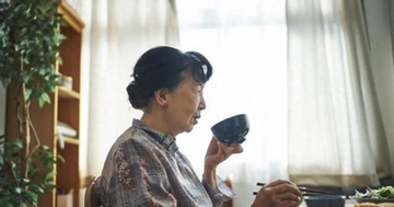 10 năm làm giúp việc cho bà cụ giàu có, tôi nhận được món quà ấm lòng sau ngày bà ra đi