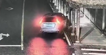 Nữ tài xế cùng 4 người khác tử vong khi ô tô lao xuống sông trong đêm