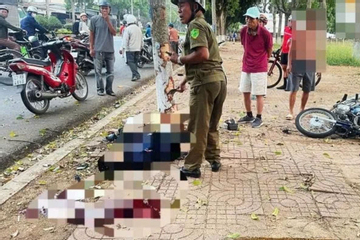 Đắk Lắk: Xe máy chở 3 tông vào gốc cây, 2 người tử vong