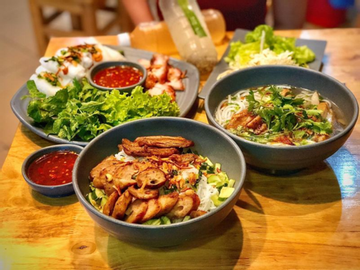 Đĩa cơm, tô phở, ly cà phê lên mức giá mới, gần 60% hàng quán thừa nhận tăng giá