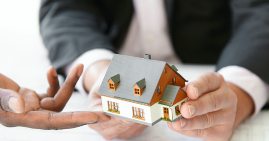 Cháu ép đòi thừa kế, bà ngoại 70 tuổi tìm luật sư 'lật ngược tình thế'