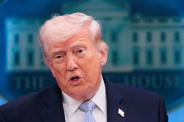 Tổng thống Trump tuyên bố Mỹ sẽ chặn các tàu thuyền đi qua eo biển Hormuz