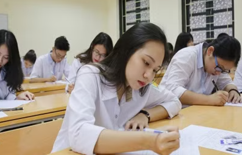 Vì sao phụ huynh, học sinh Hà Nội vẫn “án binh bất động”, chưa chốt nguyện vọng vào lớp 10?