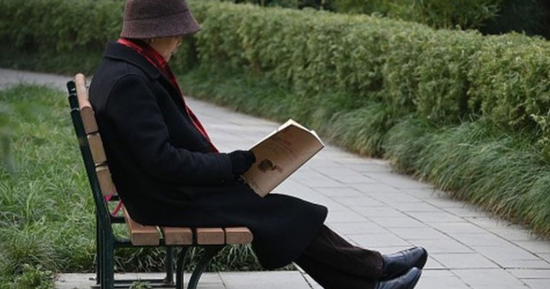 Ở nhà 2 con trai chưa đầy 1 năm, cụ bà quyết định dọn đi: Tuổi già vui hơn hẳn