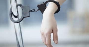 Lừa đảo ngân hàng hàng tỷ đồng rồi nhập viện tâm thần