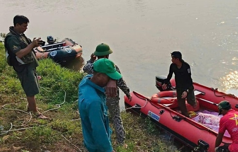 Rơi xuống kênh thuỷ lợi, học sinh lớp 7 đuối nước tử vong