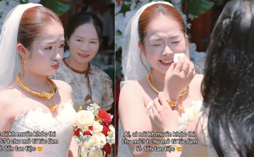 Clip cô dâu cố nín khóc bằng mẹo chu mỏ khiến ai xem cũng bật cười