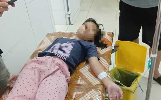 Hàng chục người ở Nghệ An nghi ngộ độc sau khi ăn bánh mì