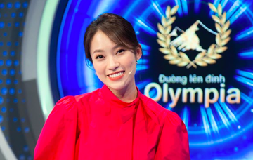 Profile 'cực xịn' của nữ MC VTV: Đỗ 4 trường đại học, có chị gái là phó giáo sư