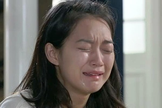 Chồng ngoại tình với người giúp việc lớn tuổi, sự thật phía sau khiến vợ khuỵu ngã