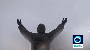 Iran phóng hơn 100 tên lửa hạng nặng và máy bay không người lái tấn công mục tiêu quân sự Mỹ và Israel