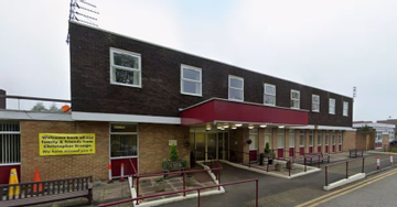 Người già bị bỏ đói, tháng tắm 1 lần tại viện dưỡng lão gây phẫn nộ