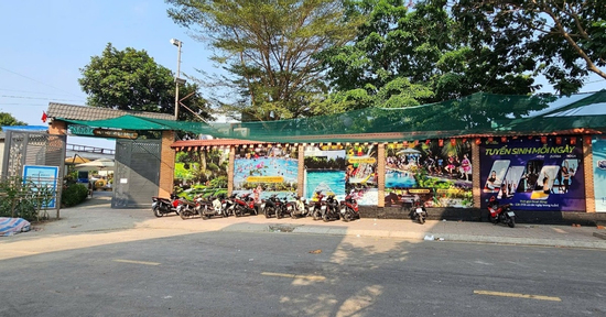 Chuyển về nơi ở mới hơn 1 tháng, bé trai tử vong thương tâm trong hồ bơi gần nhà