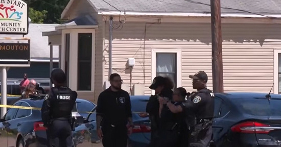 Xả súng ở Mỹ, 8 trẻ em thiệt mạng