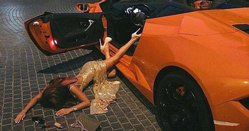 “Ngã xe khoe đồ”: Trào lưu phô trương gây tranh cãi