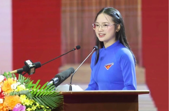 Profile đáng nể của nữ sinh Hà Tĩnh, vừa có bài phát biểu “viral” mạng xã hội về cố Tổng Bí thư Hà Huy Tập