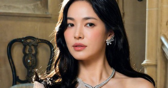 Song Hye-kyo khoe nhan sắc xinh đẹp như 