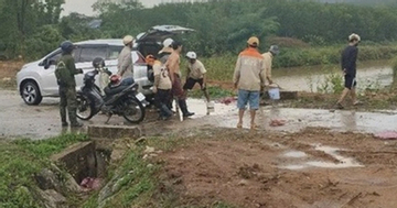 Người đàn ông bị sét đánh tử vong